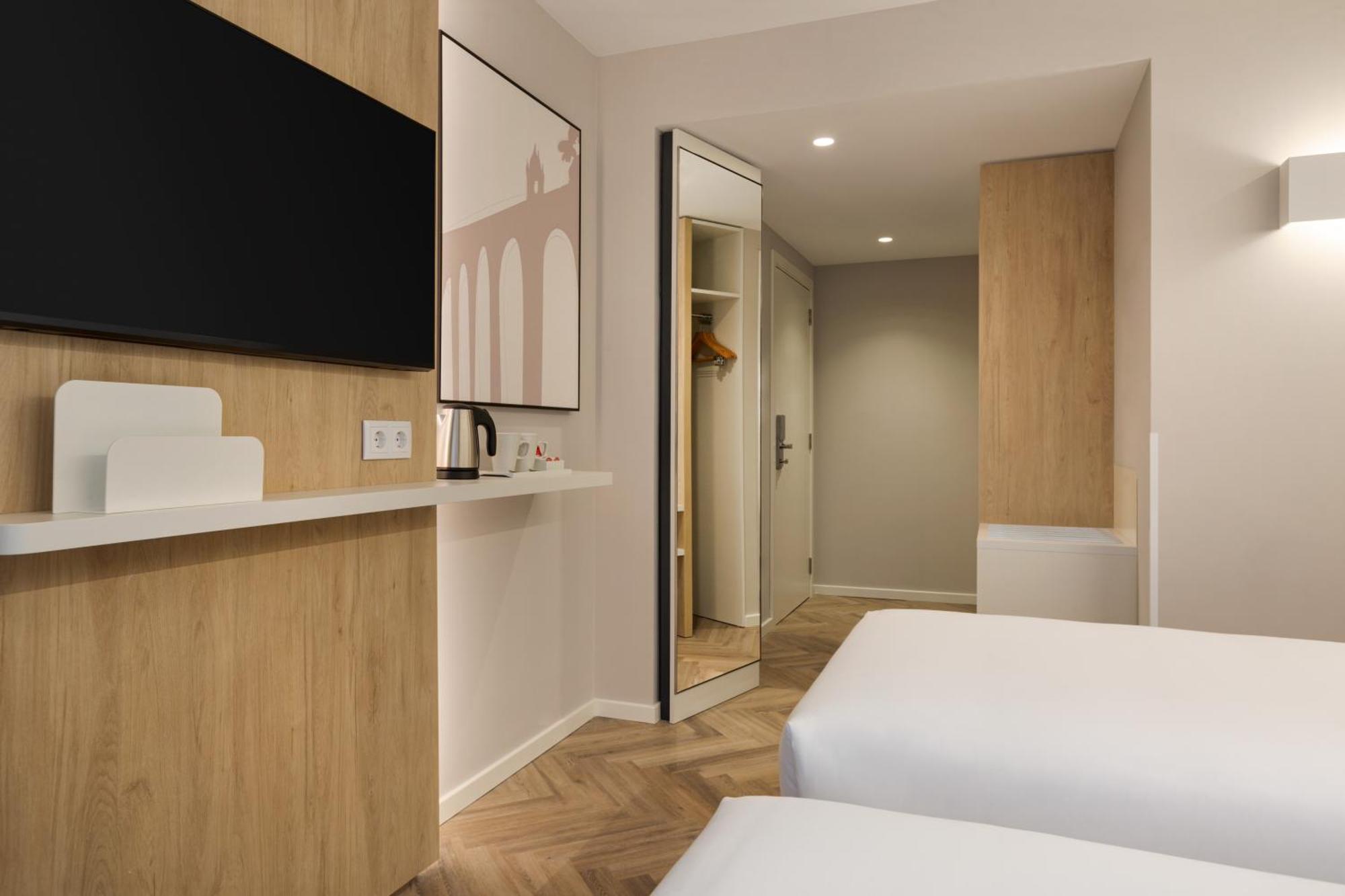 Holiday Inn Express Evora By Ihg Экстерьер фото